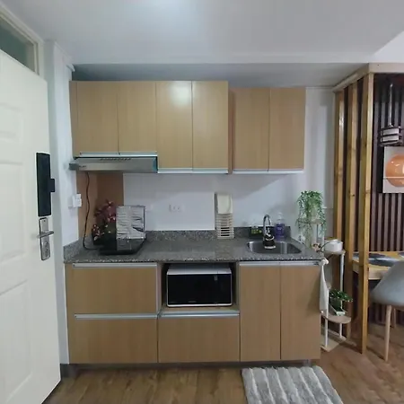 Condo Unit Near Mactan Airport With Pool, Gym, Free Wifi, And Netflix