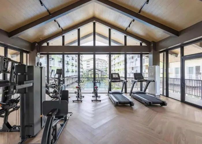 Unit Near Mactan Airport With Pool, Gym, Free Wifi, And Netflix 4*