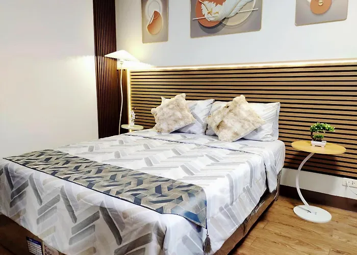 Unit Near Mactan Airport With Pool, Gym, Free Wifi, And Netflix