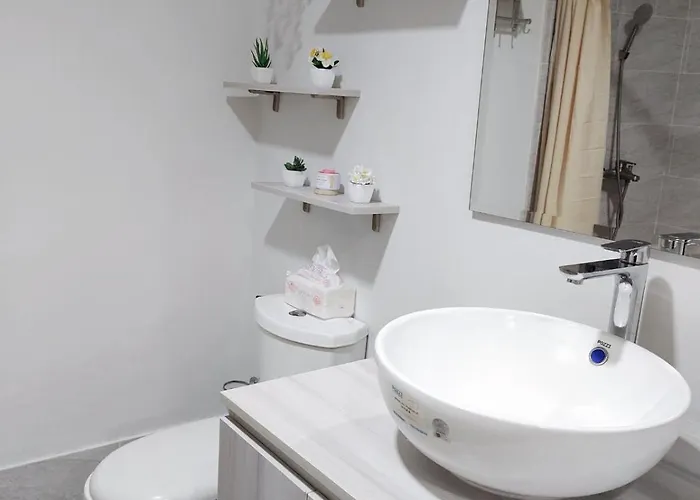 Aparthotel Unit Near Mactan Airport With Pool, Gym, Free Wifi, And Netflix